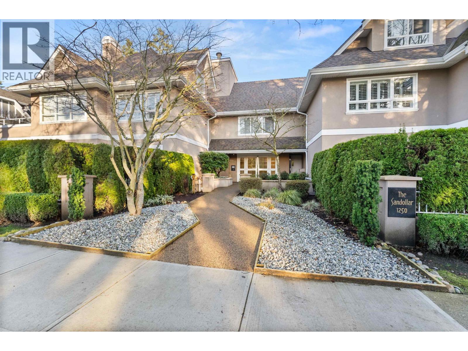 #104-1250 55 Street, Delta