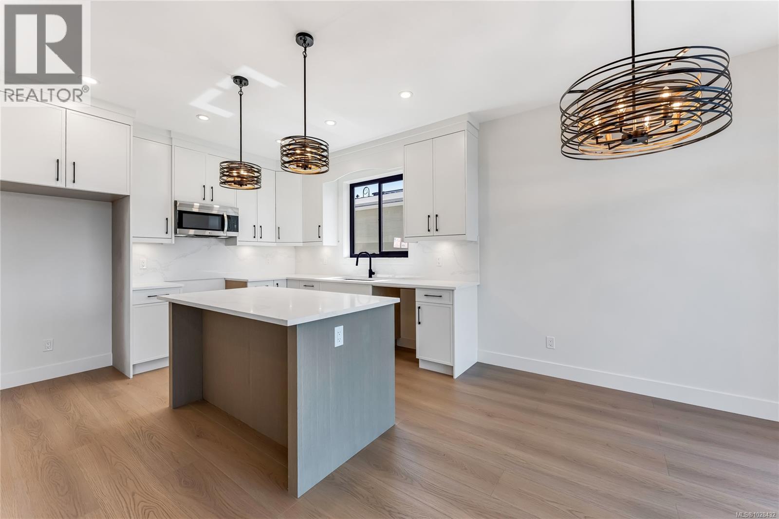 3199 Woodrush Dr, Duncan