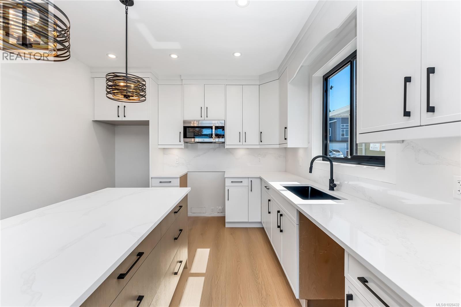 3199 Woodrush Dr, Duncan