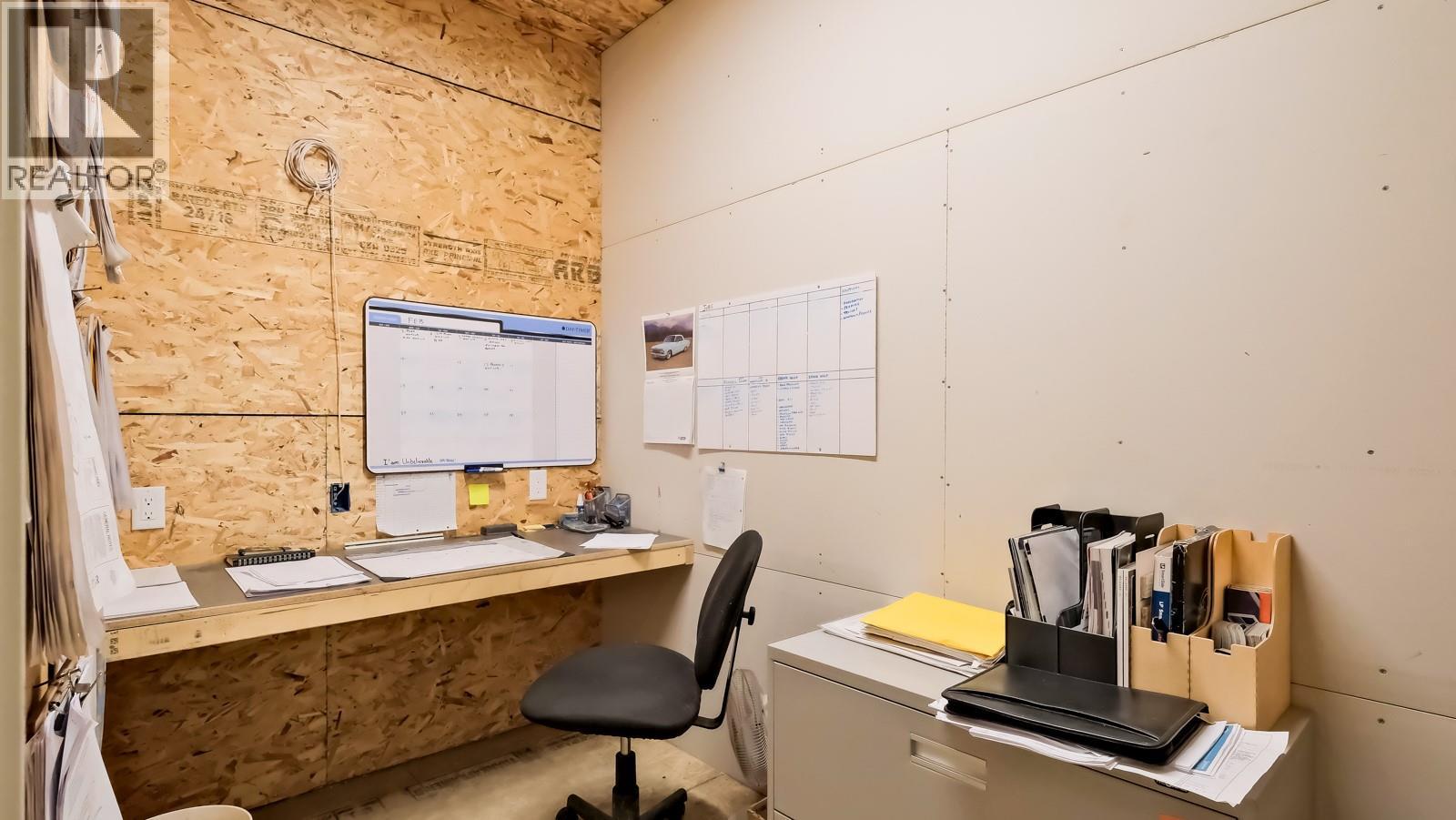  5966 SAWMILL Road, Oliver