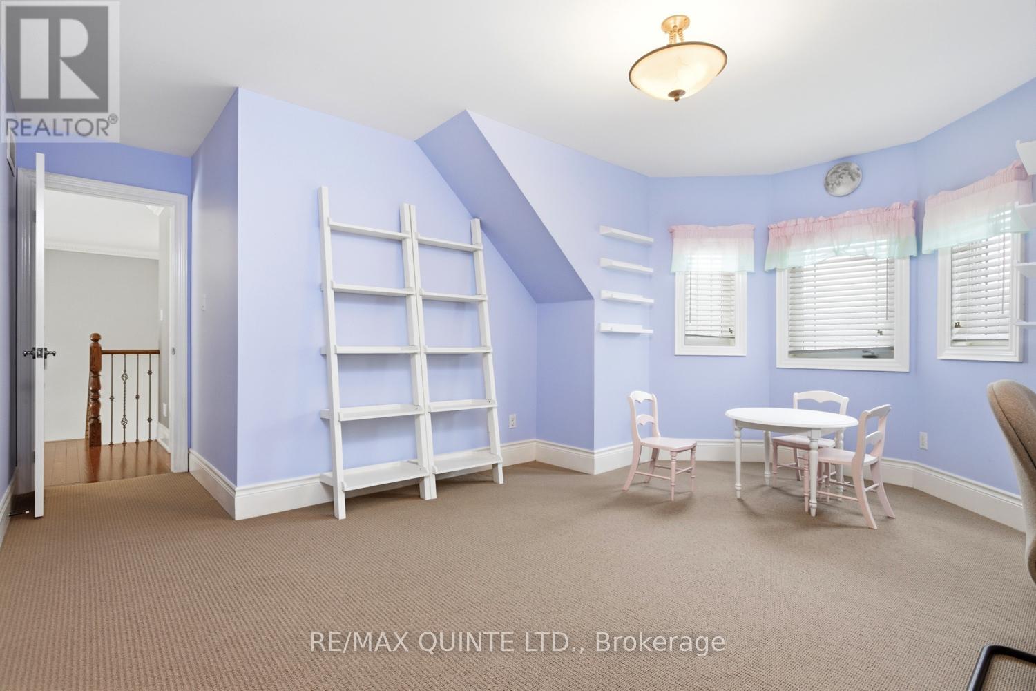 2 TREEVIEW AVENUE — photo 26