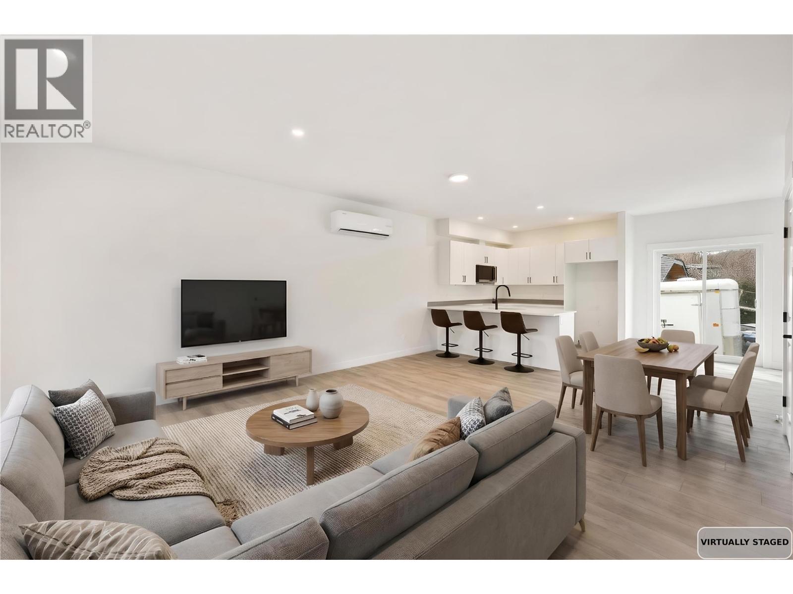 11815 Grant Avenue Unit# 101, Summerland