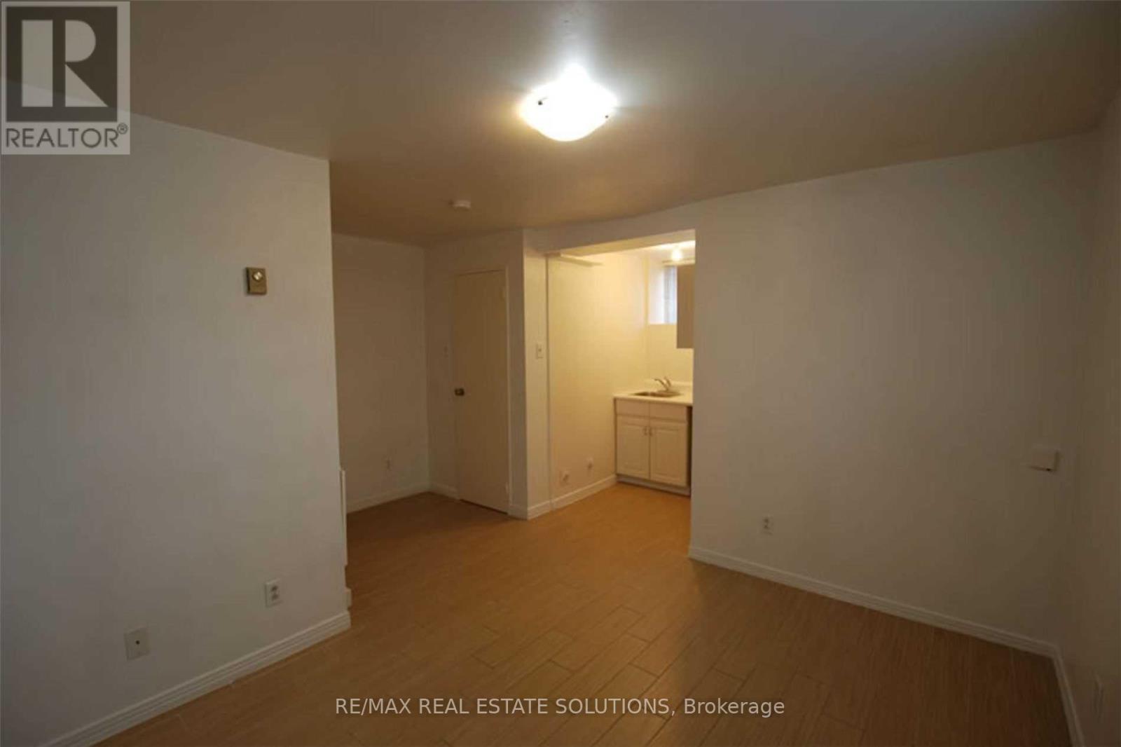 93 SPADINA ROAD - 14