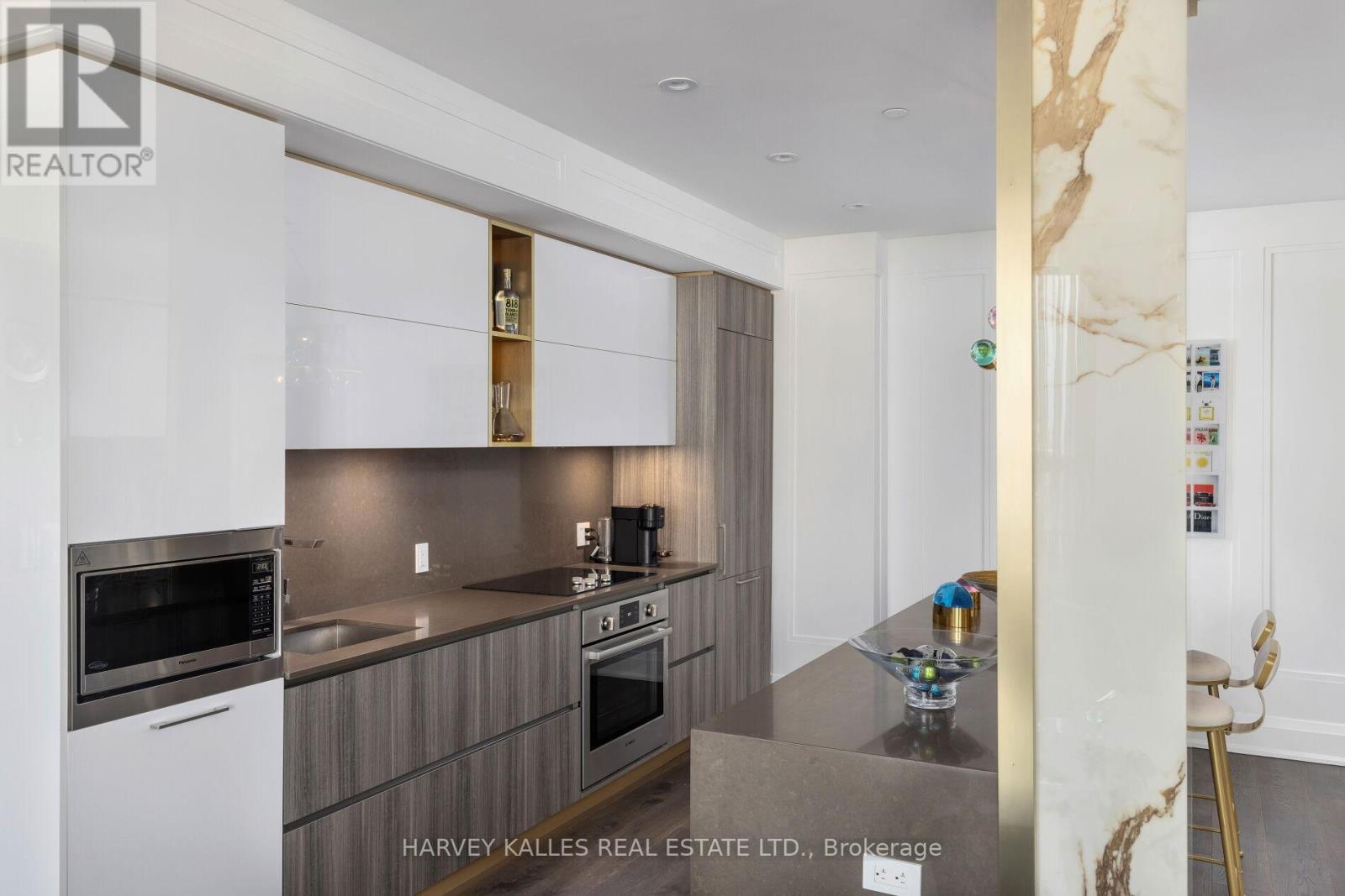 #805 151 AVENUE ROAD - 19