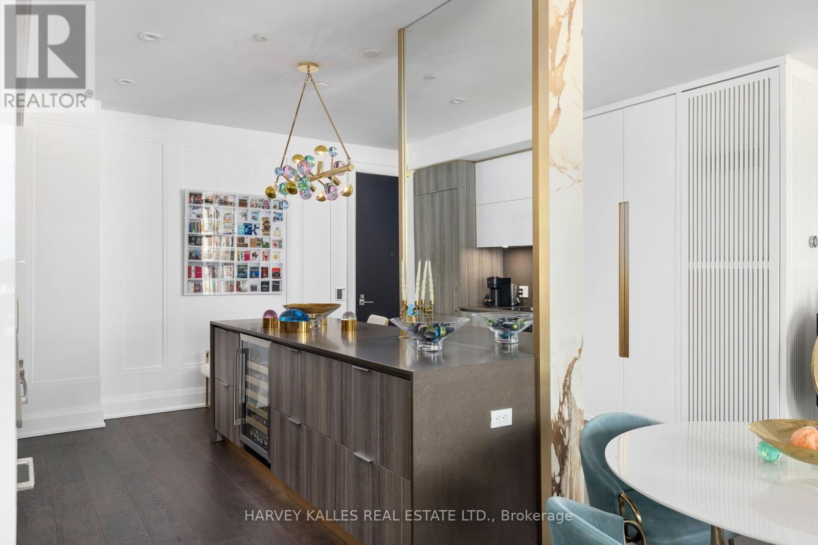 #805 151 AVENUE ROAD - 22