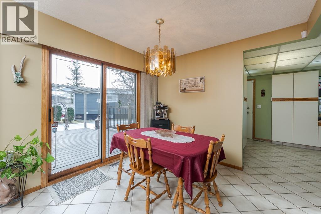 592 RADCLIFFE DRIVE - 7