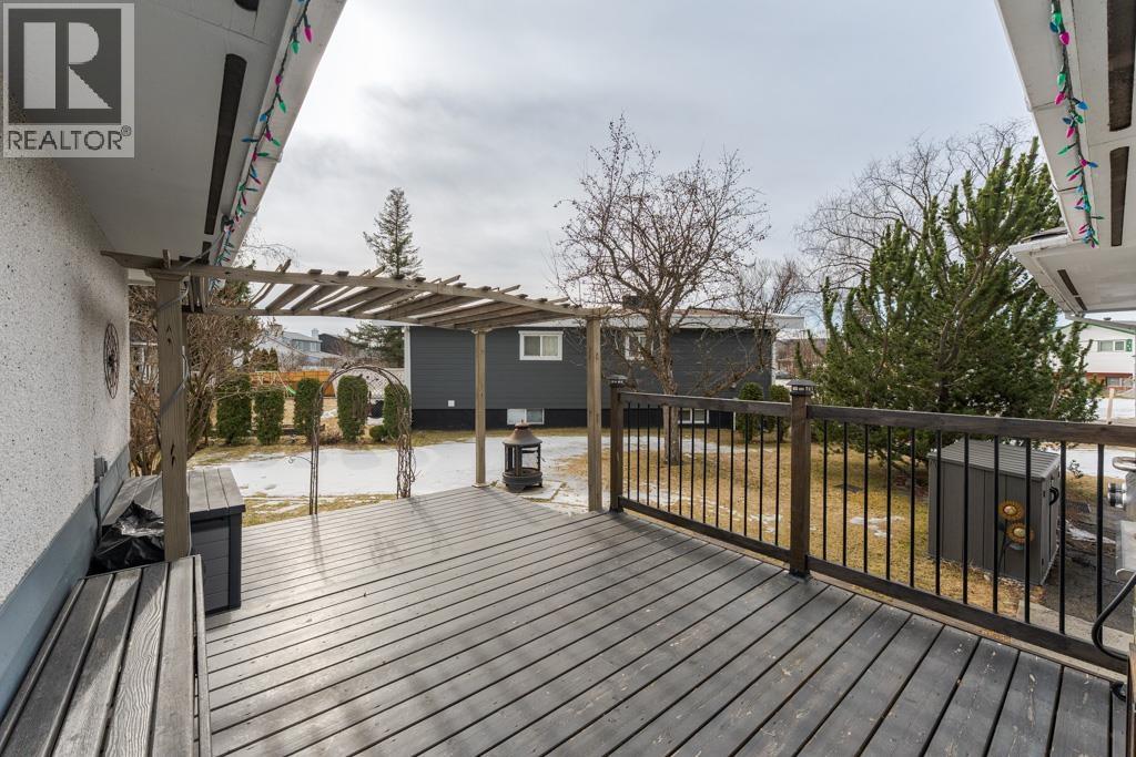 592 RADCLIFFE DRIVE - 24