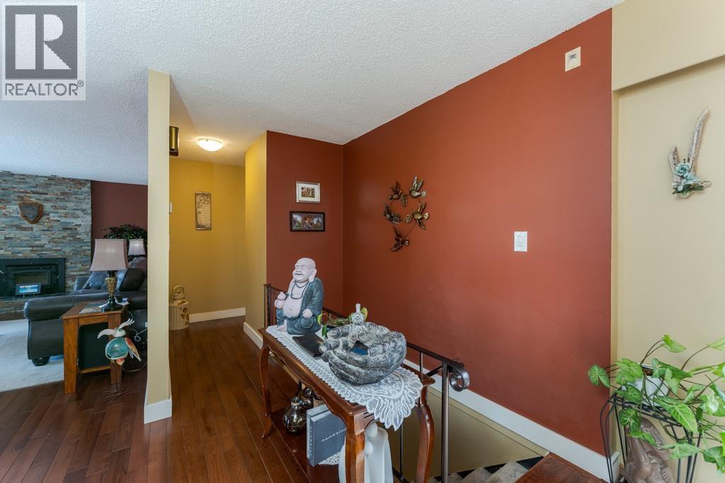 592 RADCLIFFE DRIVE - 5