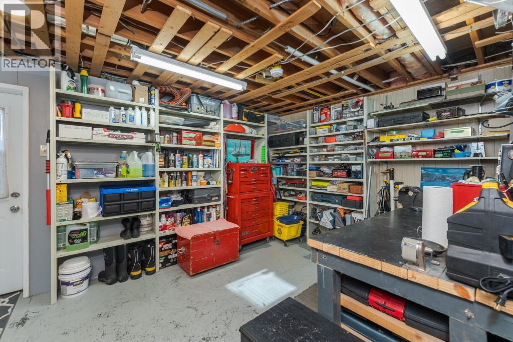 592 RADCLIFFE DRIVE - 23