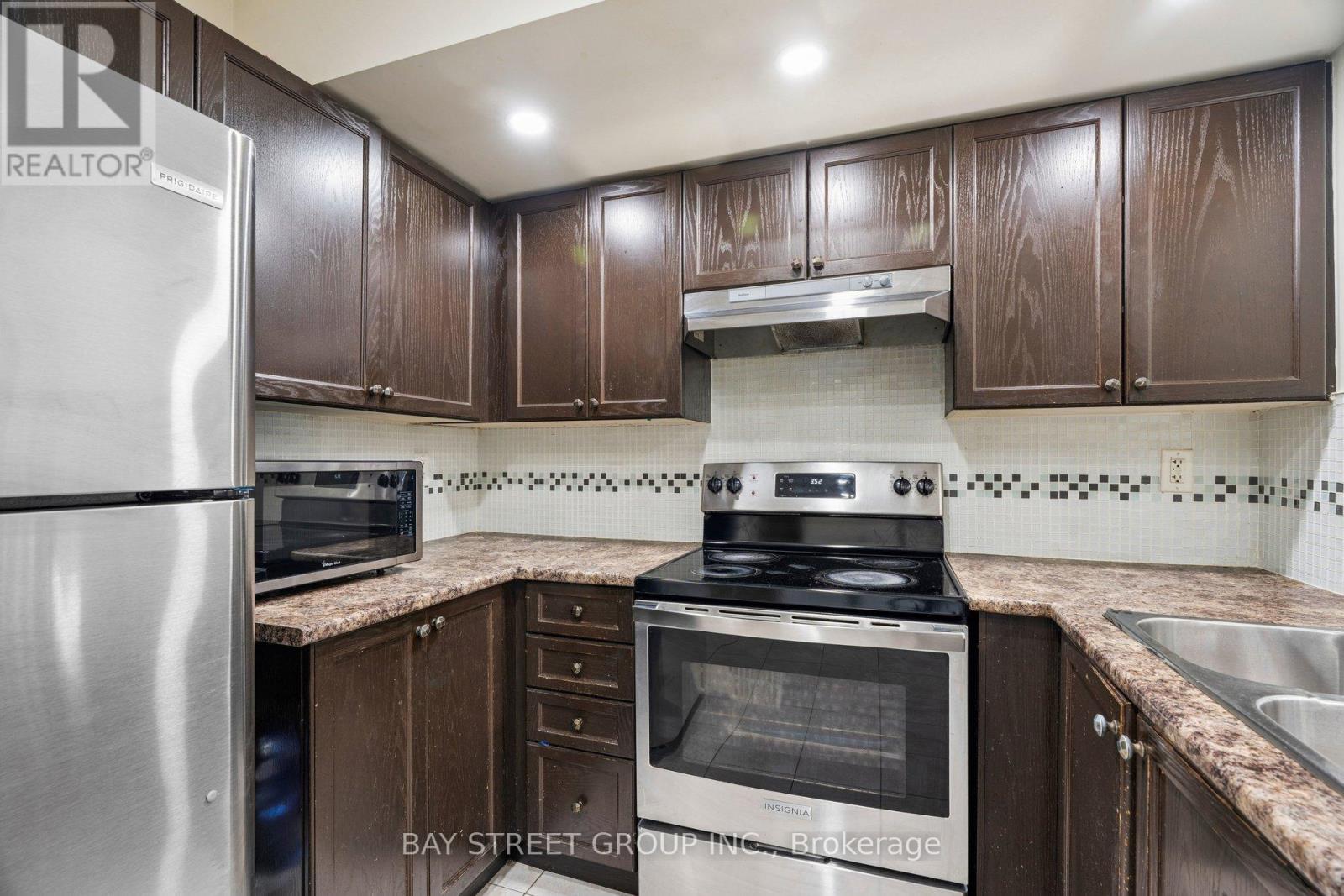 #105 1795 MARKHAM ROAD - 13