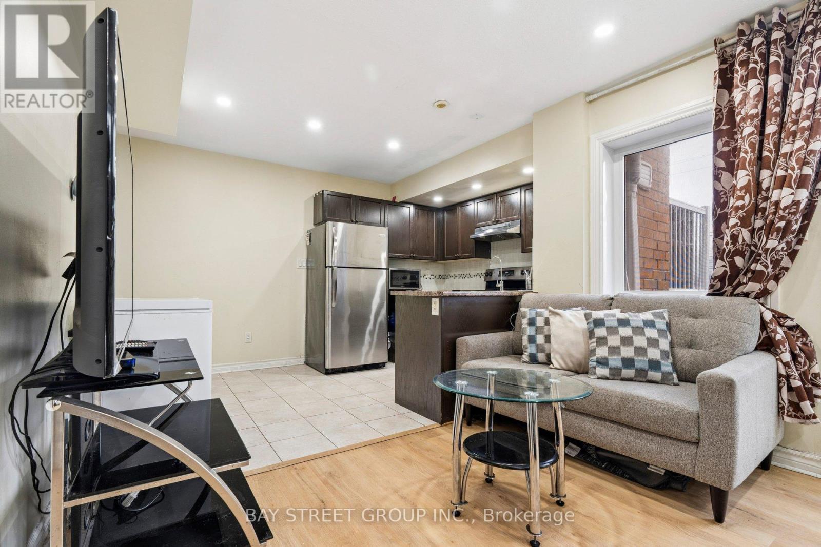 #105 1795 MARKHAM ROAD - 9