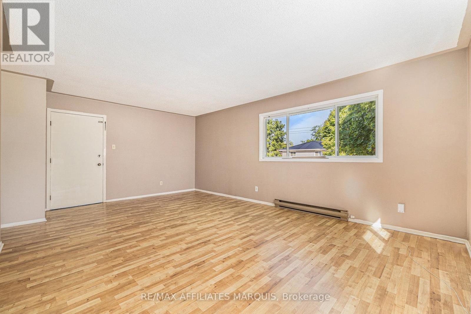 71 STEPHEN STREET - 10