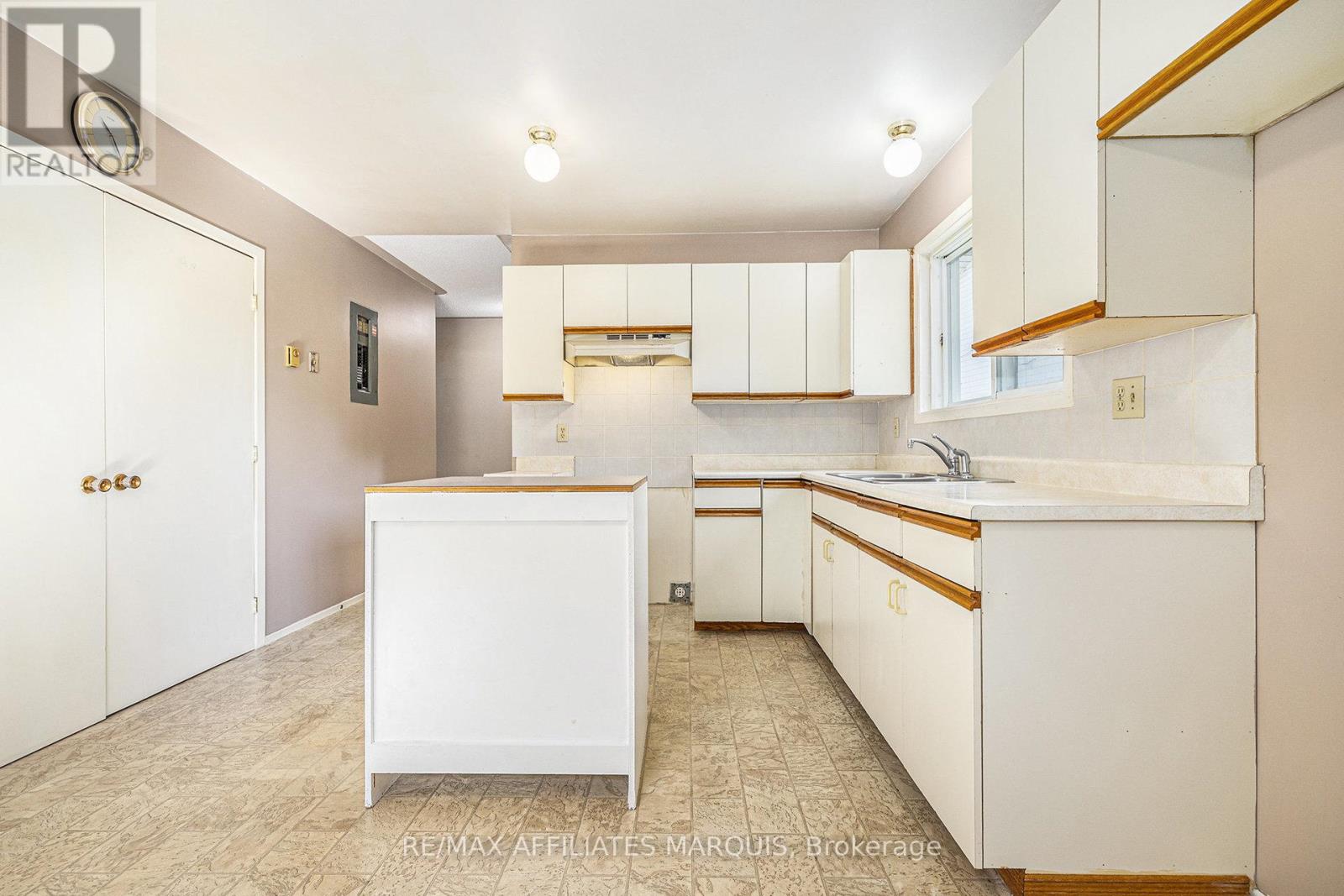 71 STEPHEN STREET - 15