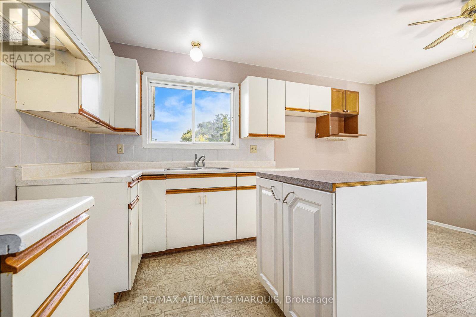 71 STEPHEN STREET - 16