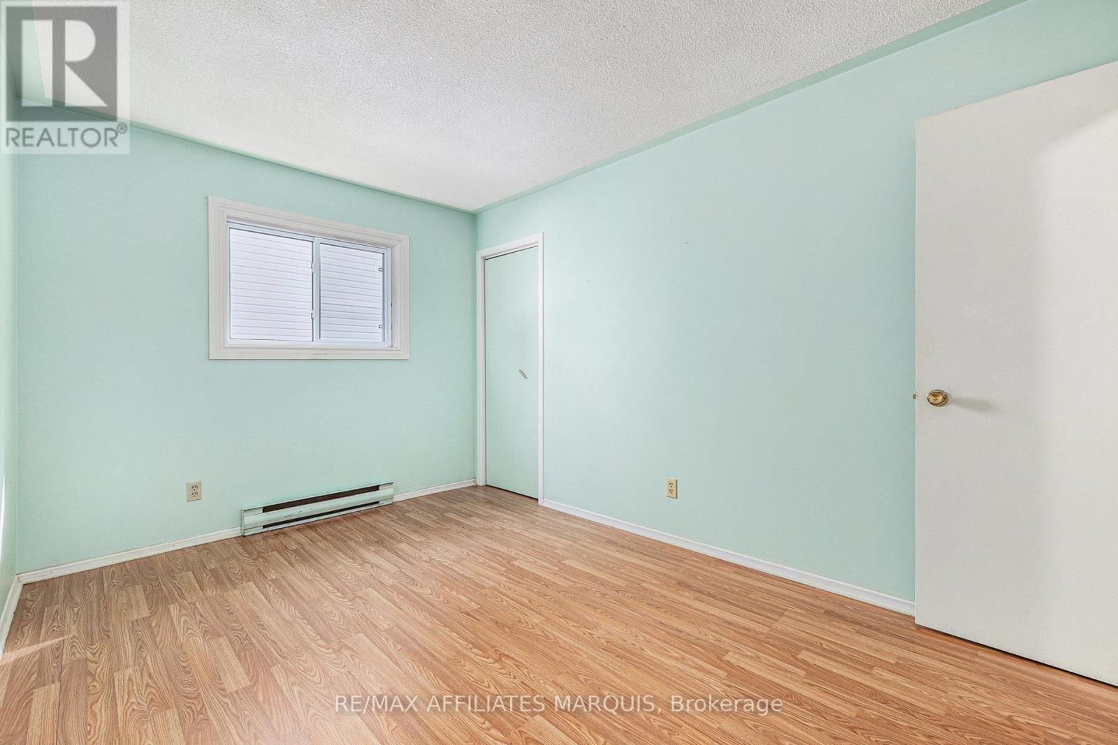 71 STEPHEN STREET - 22