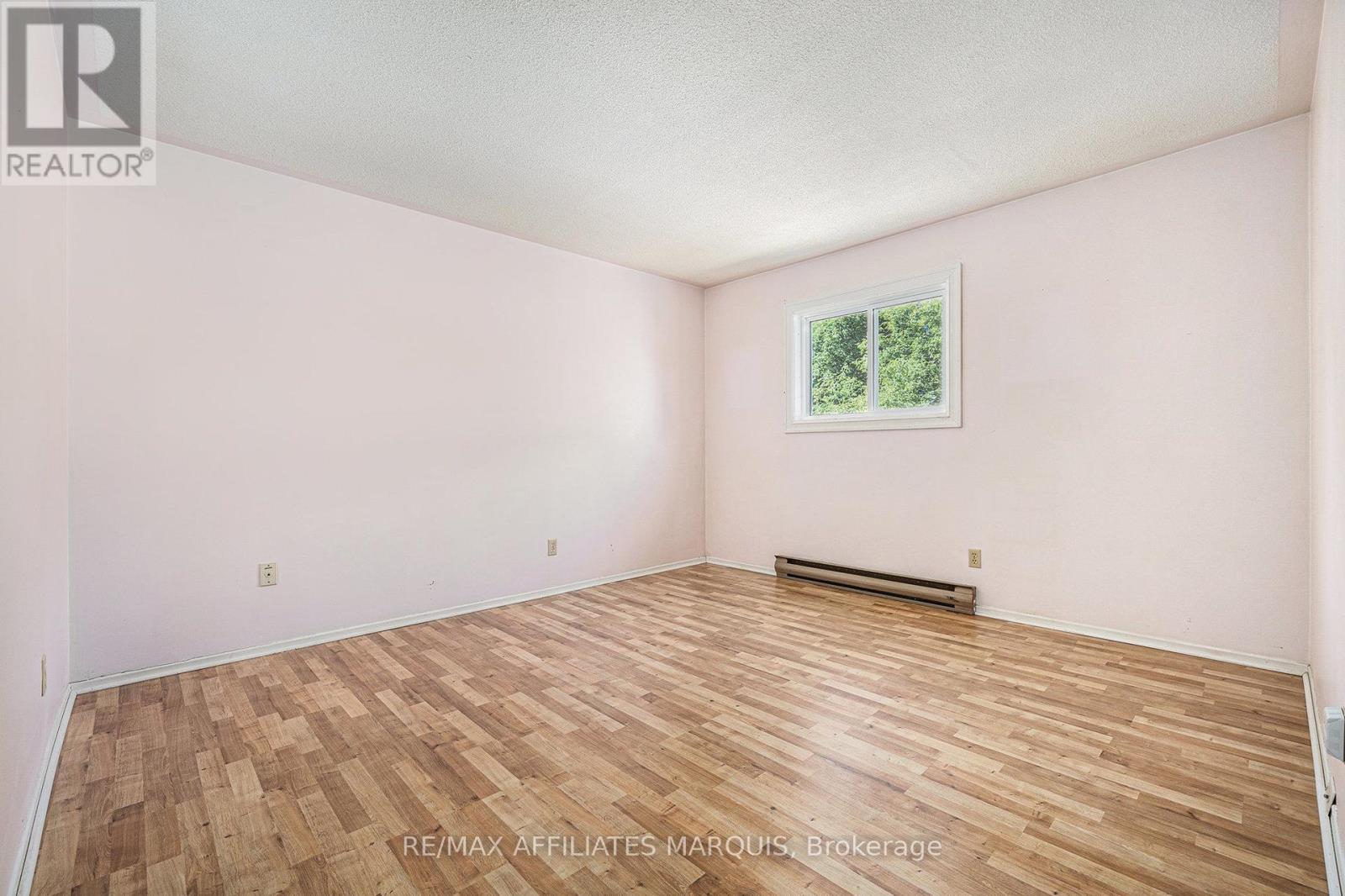 71 STEPHEN STREET - 24