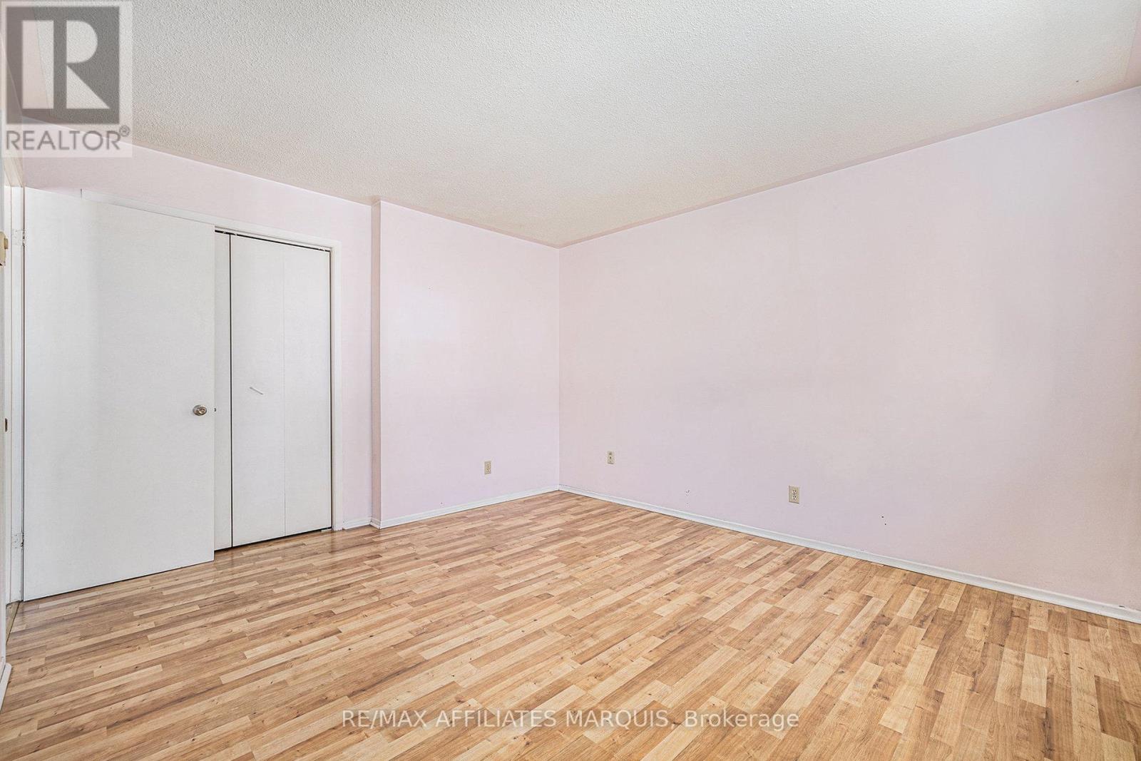 71 STEPHEN STREET - 26