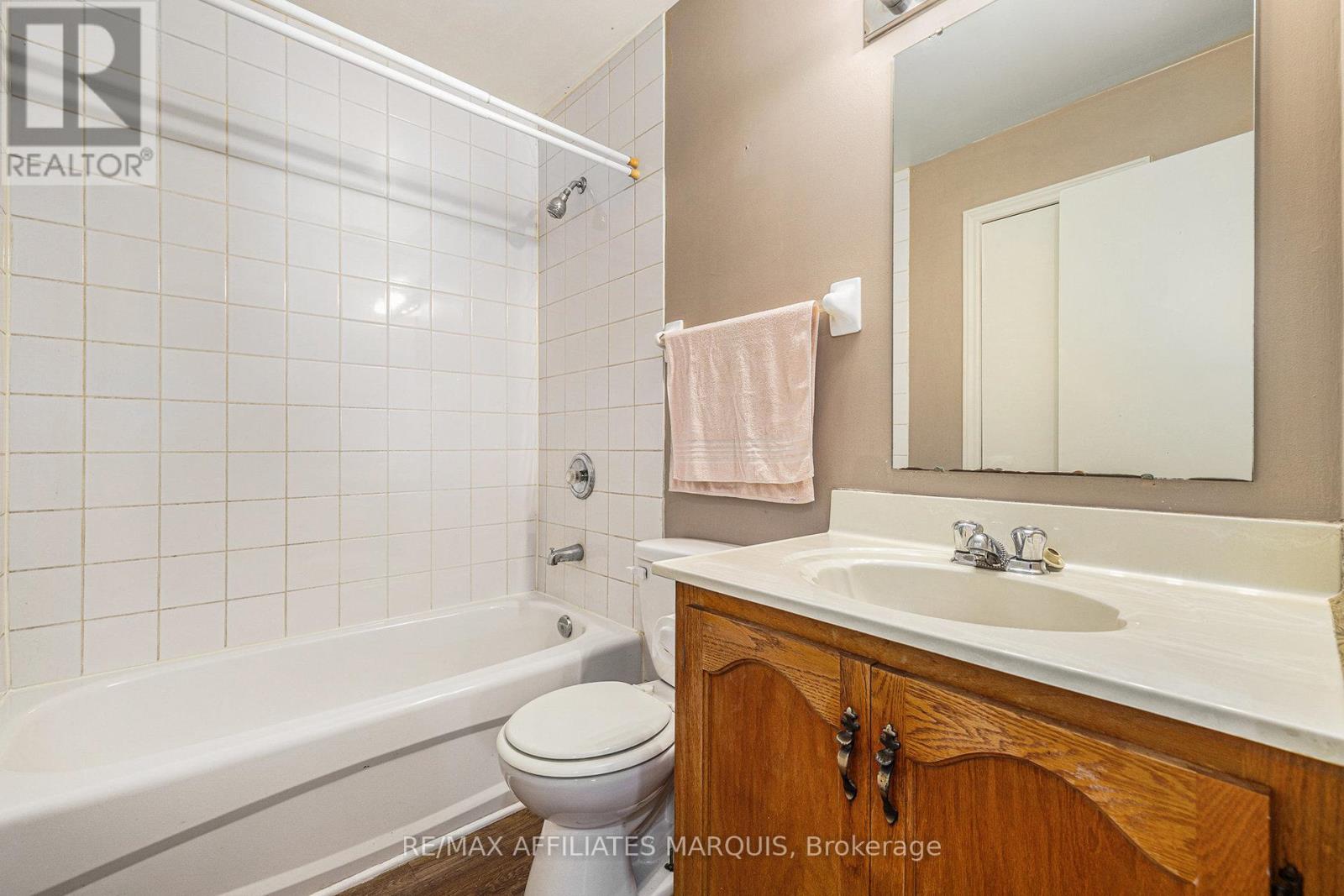 71 STEPHEN STREET - 28