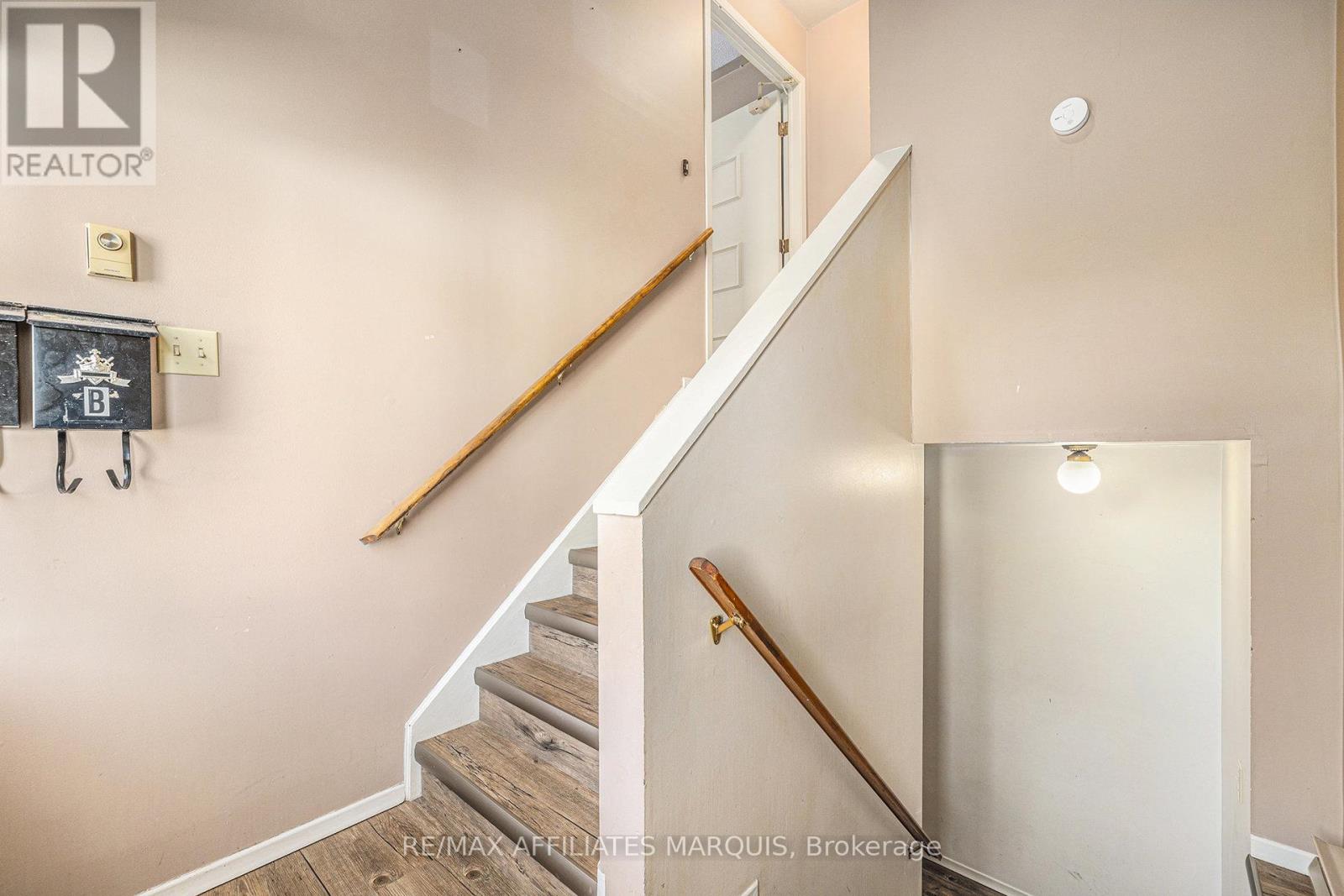 71 STEPHEN STREET - 4