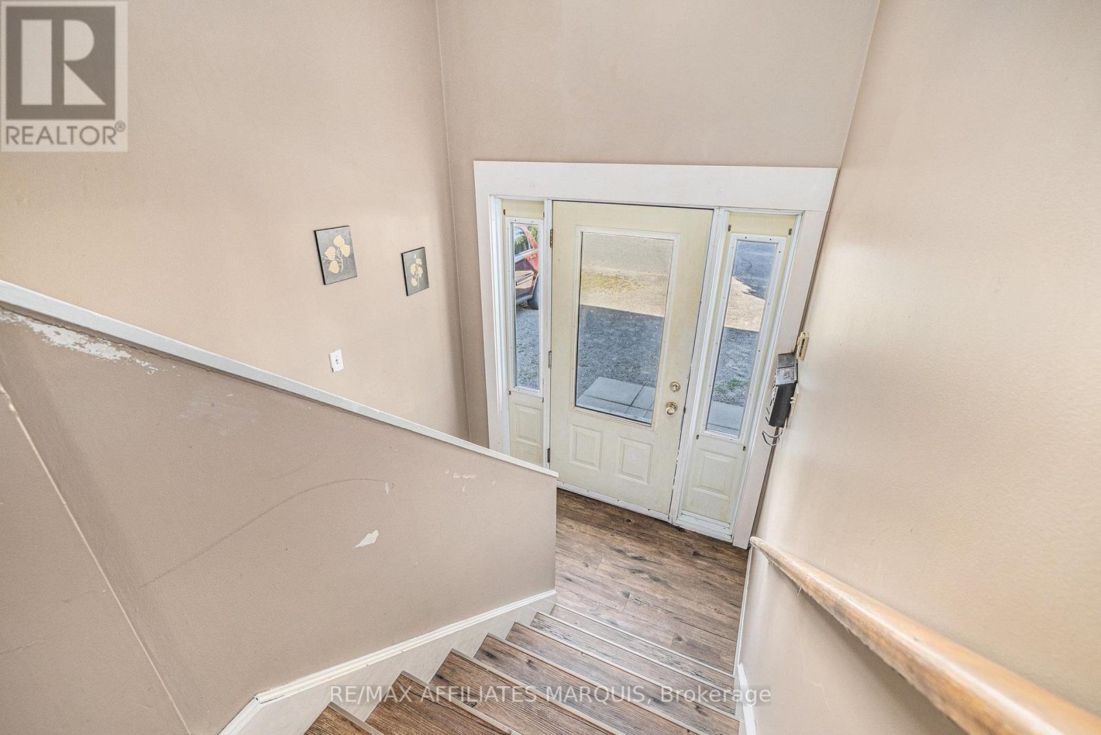 71 STEPHEN STREET - 5