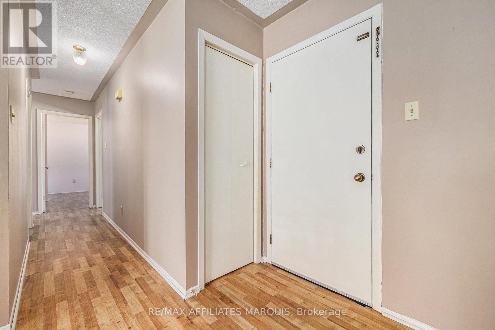 71 STEPHEN STREET - 8