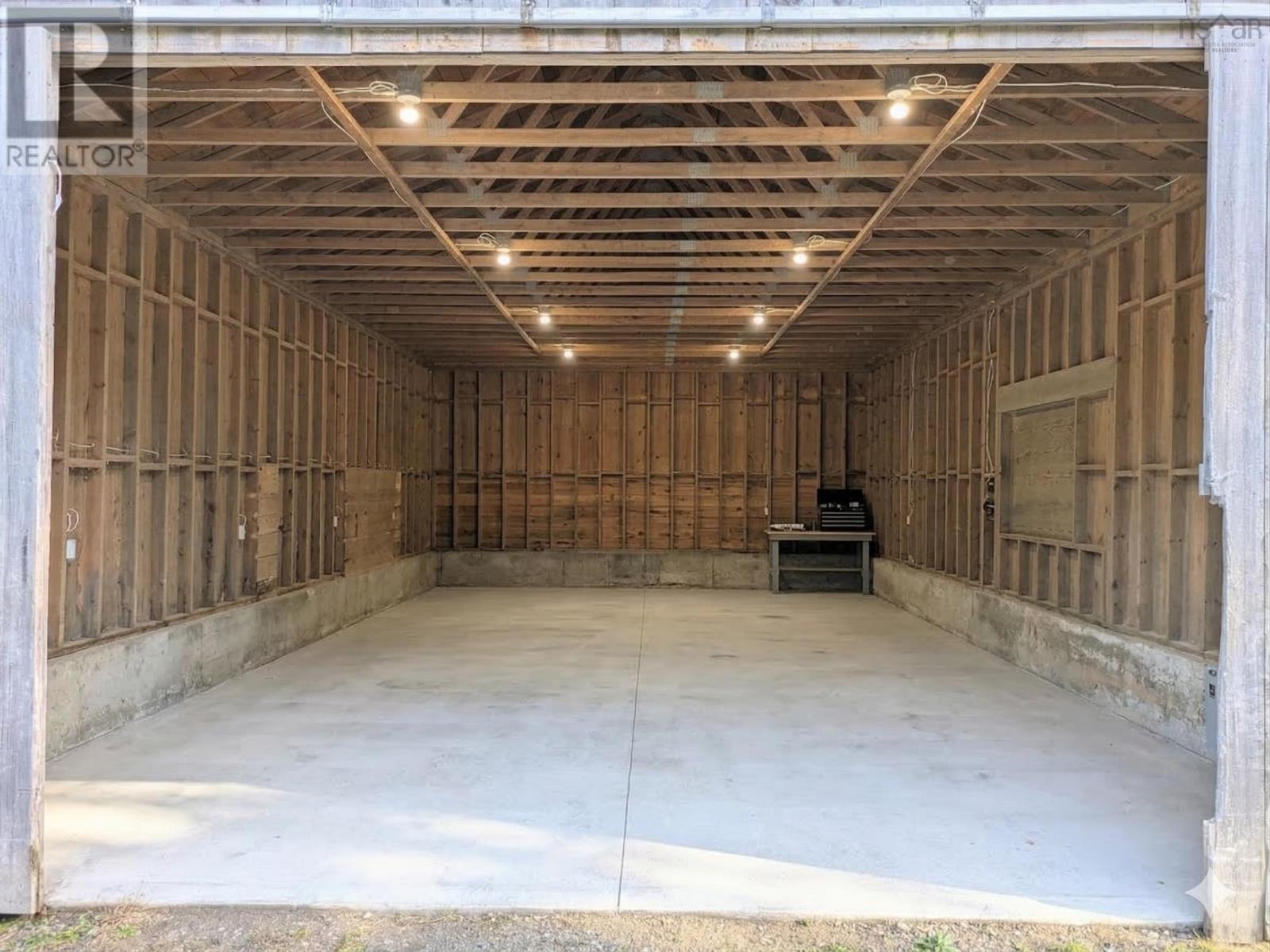 Property 11 of 25 of 2925 Highway 203