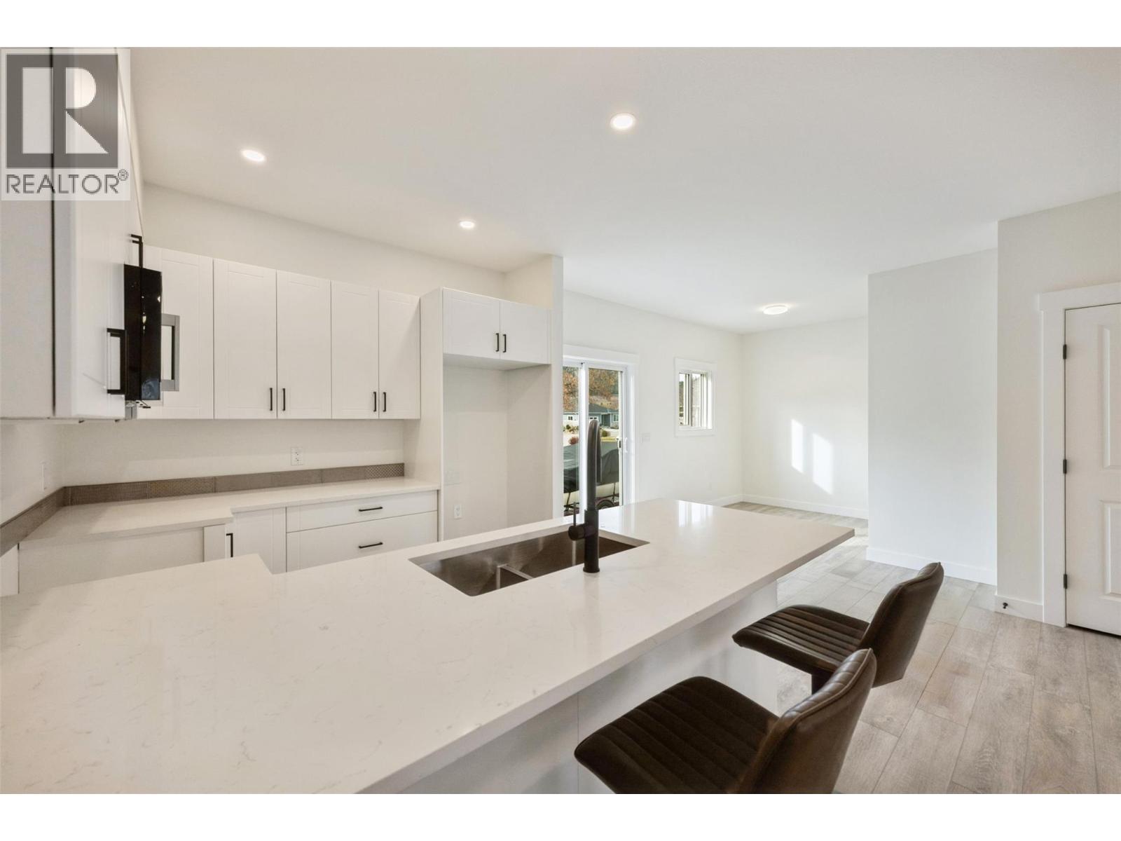 11815 Grant Avenue Unit# 102, Summerland