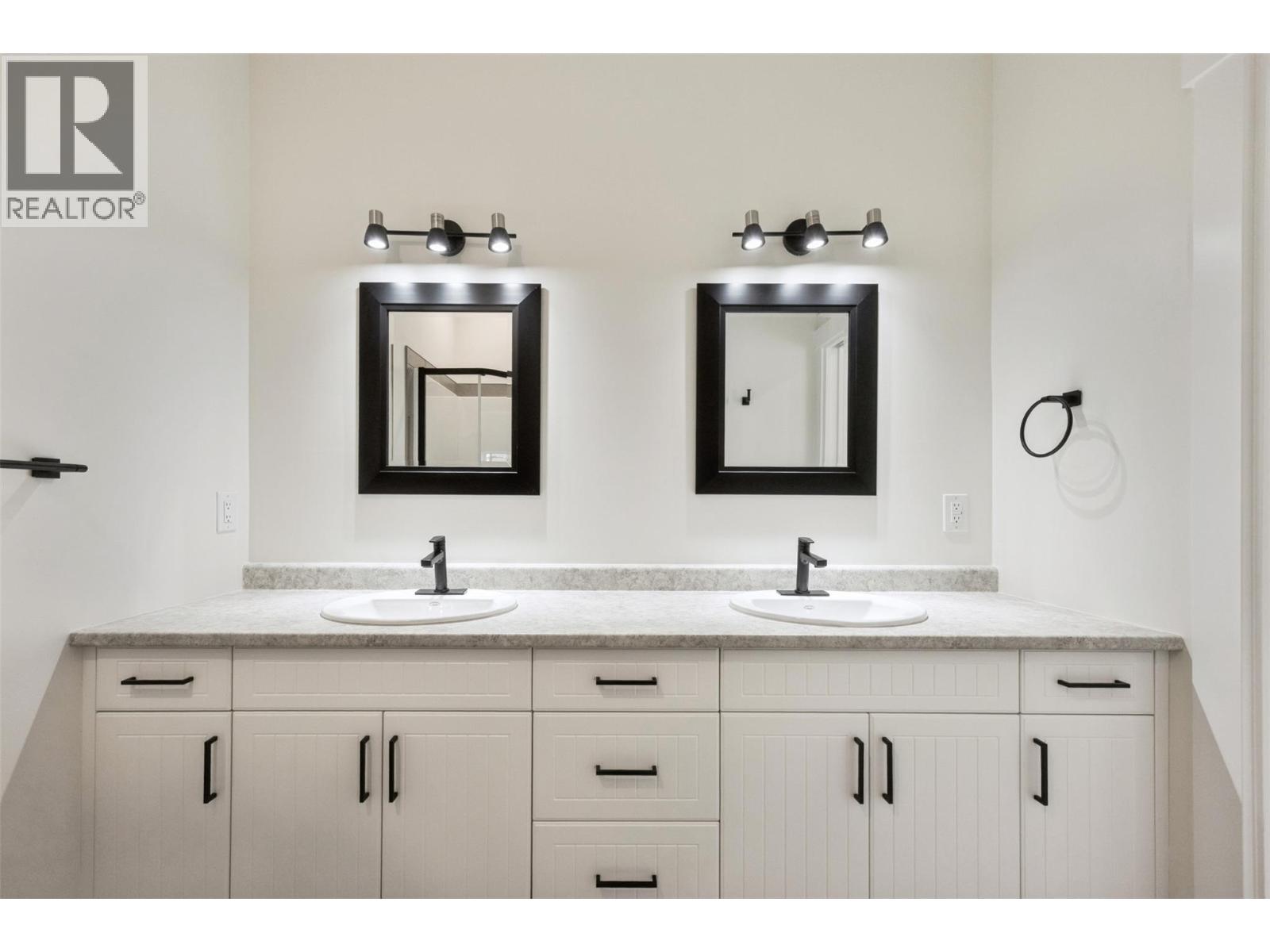 11815 Grant Avenue Unit# 102, Summerland