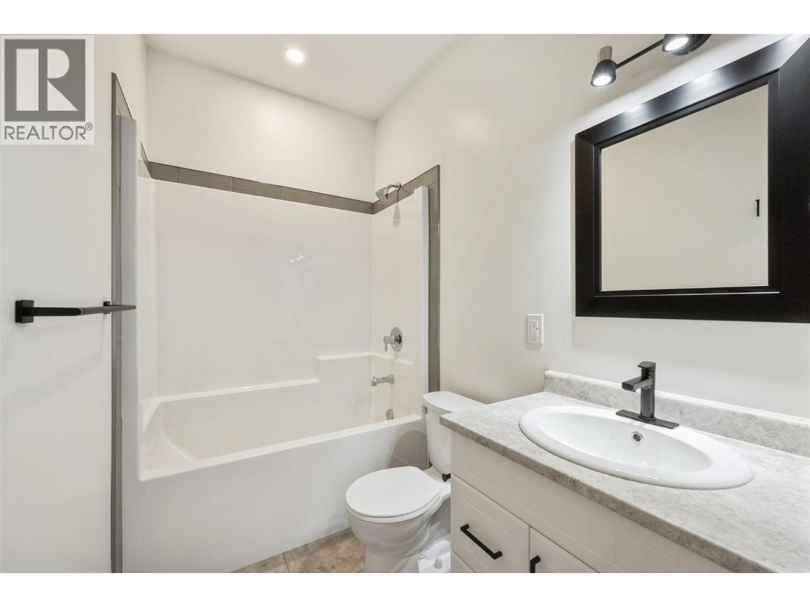 11815 Grant Avenue Unit# 102, Summerland