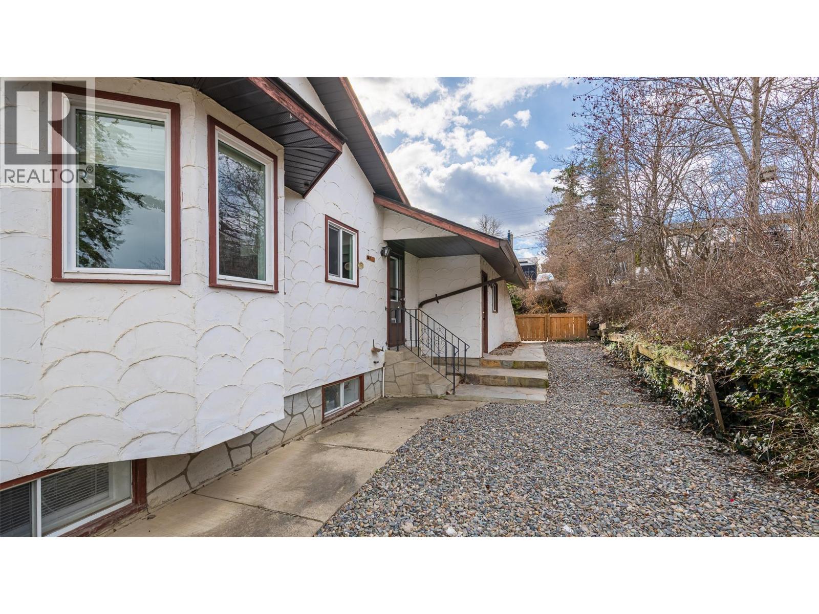 703 11TH AVENUE N - 40