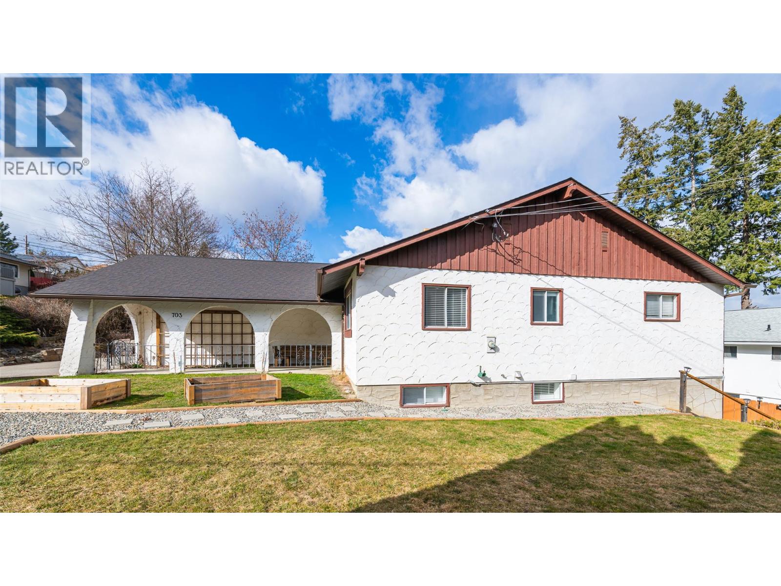 703 11TH AVENUE N - 31