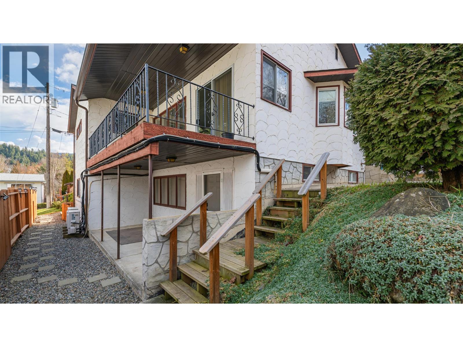 703 11TH AVENUE N - 37