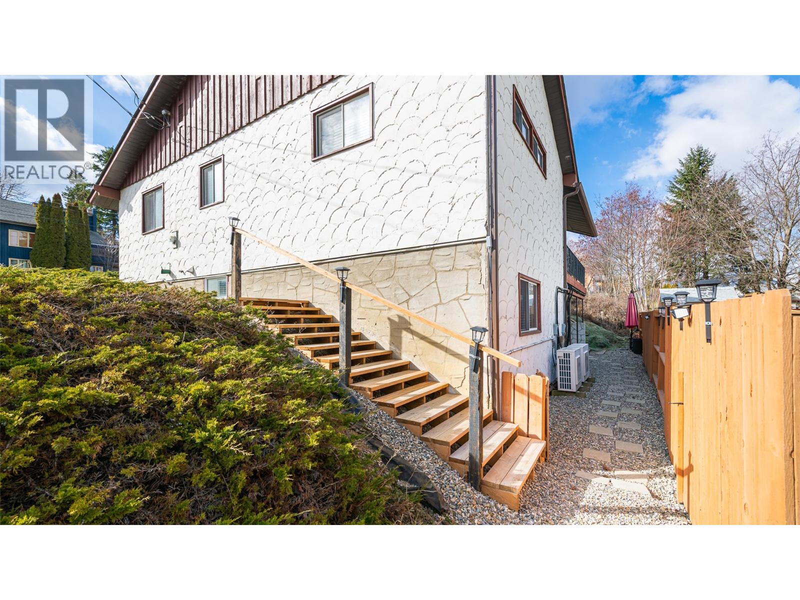 703 11TH AVENUE N - 35