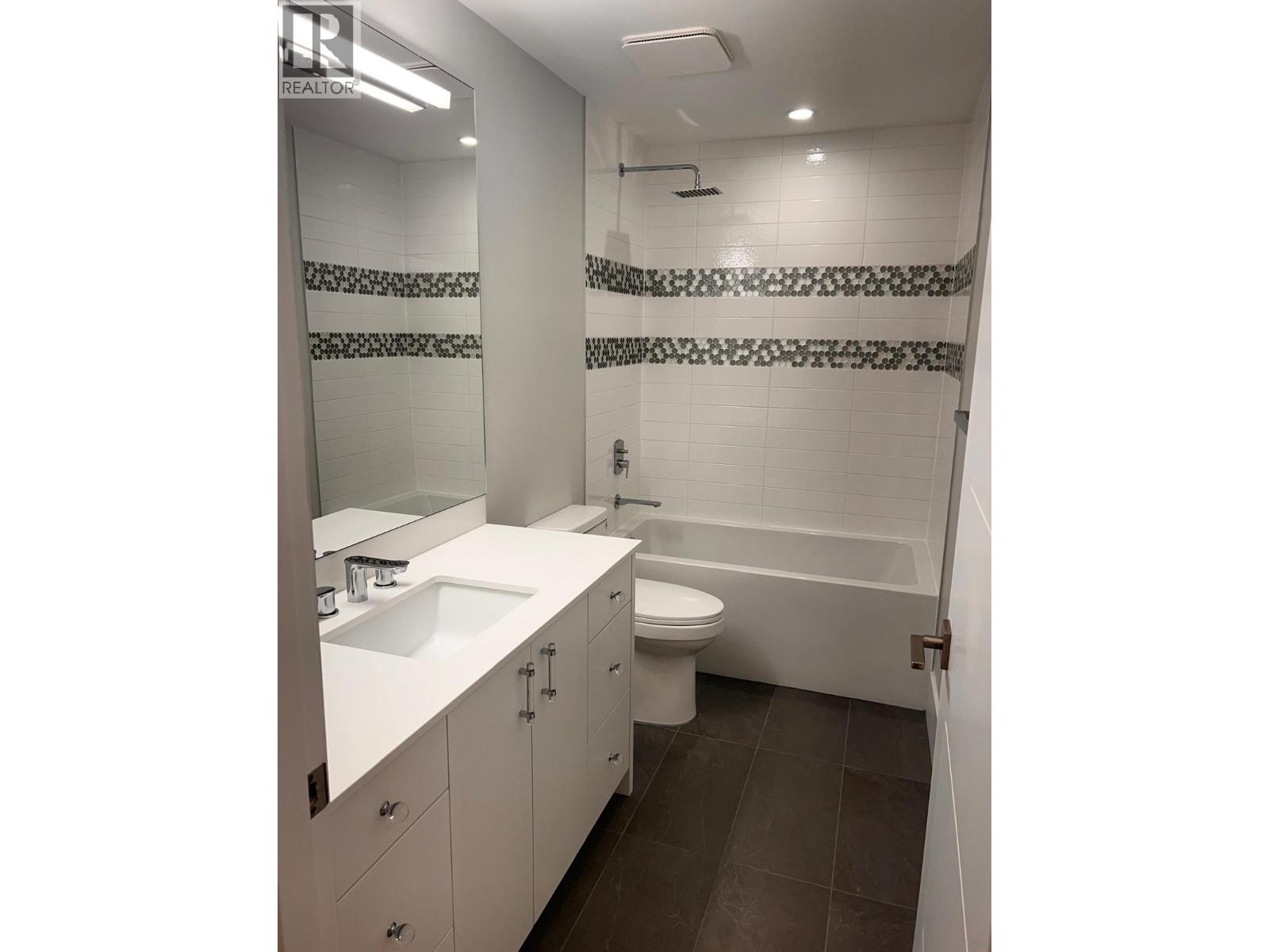 5 GLENMORE DRIVE, West Vancouver