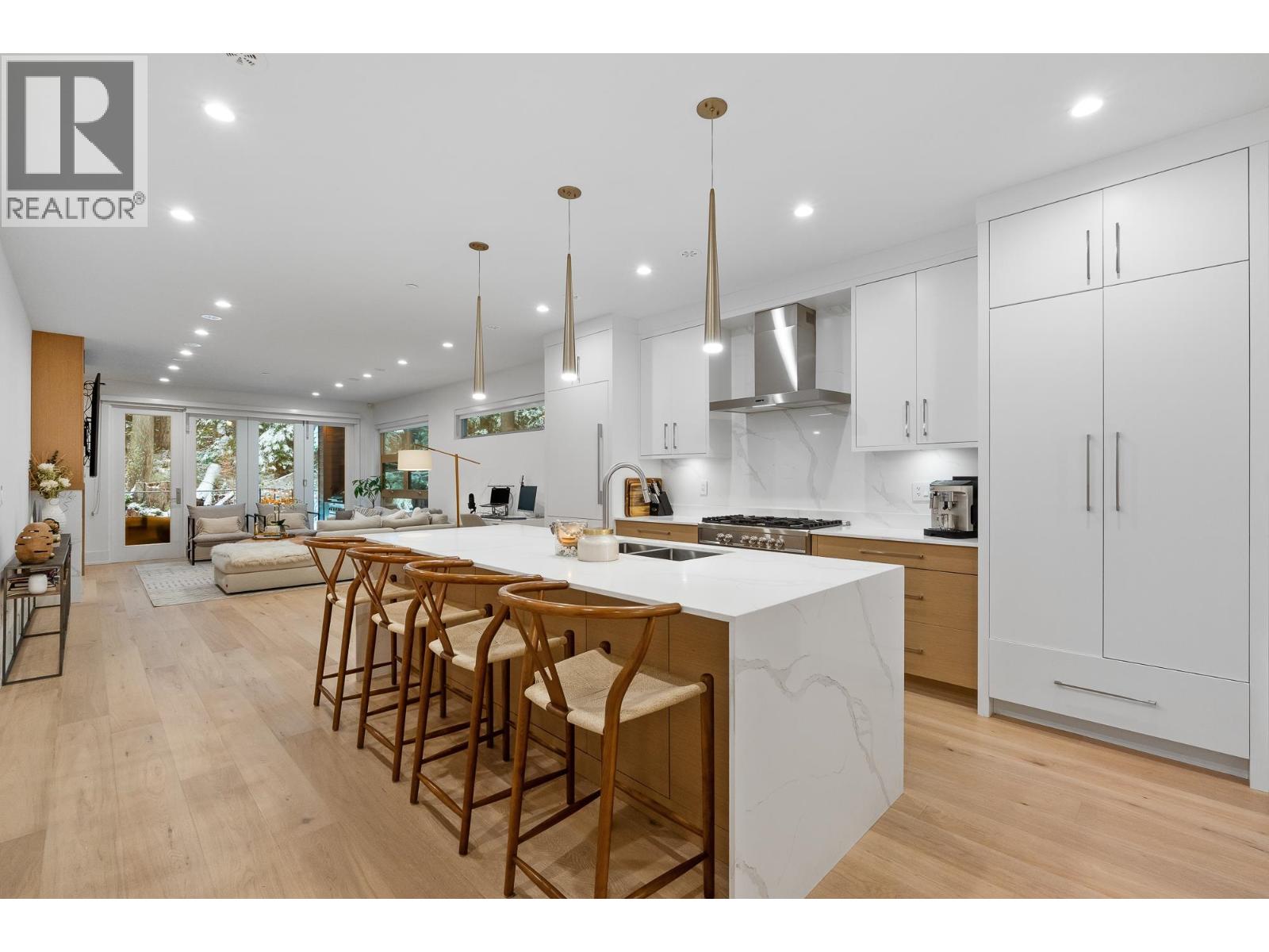 5 GLENMORE DRIVE, West Vancouver