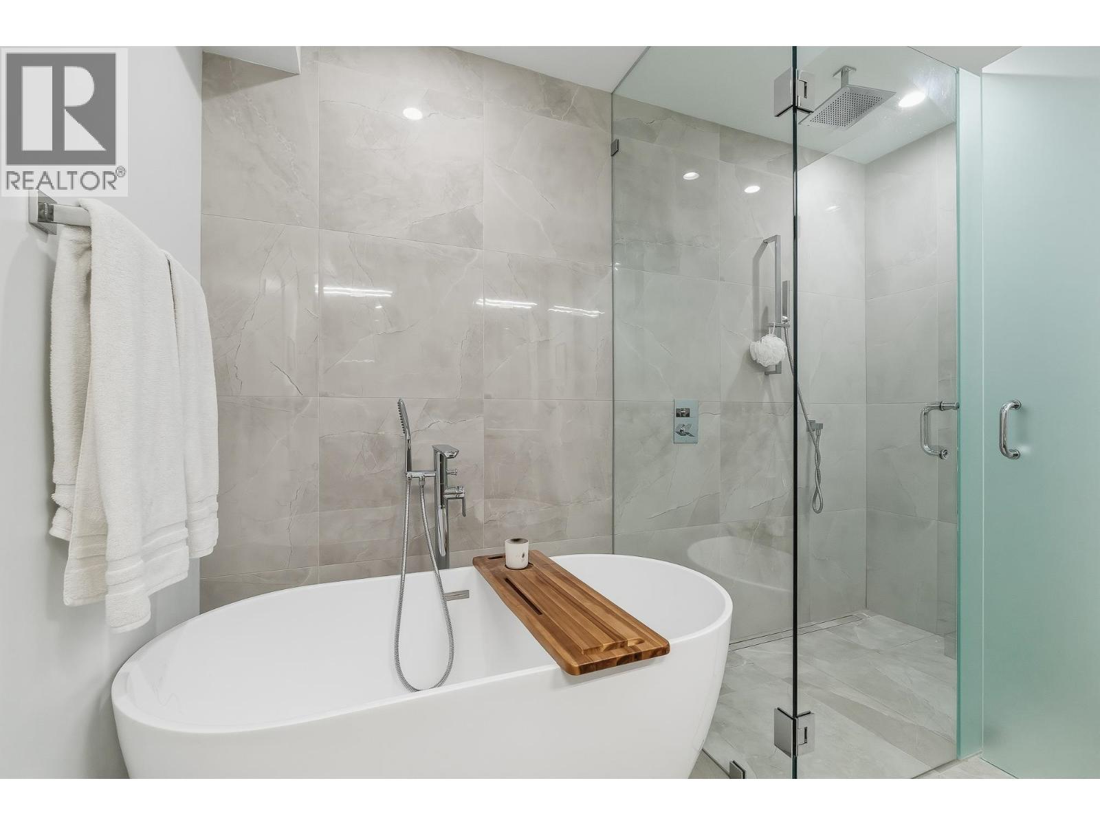 5 GLENMORE DRIVE, West Vancouver