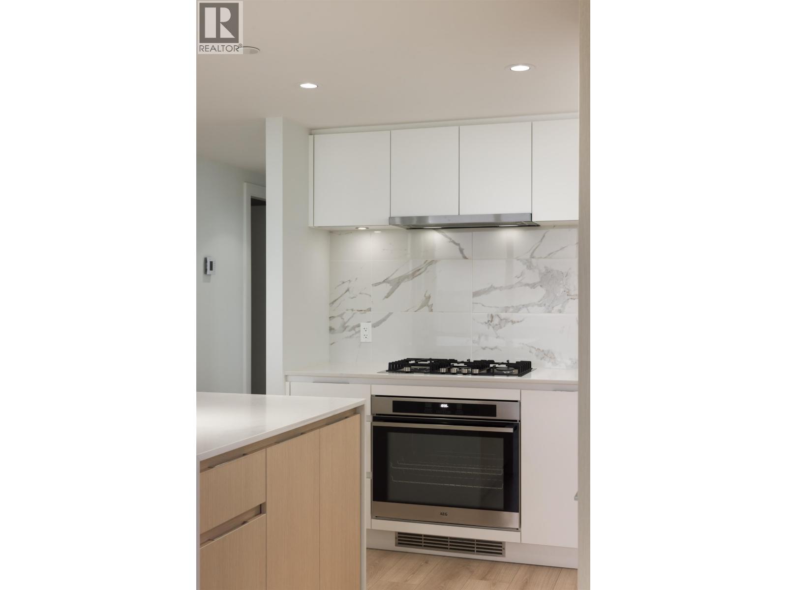 1203 1500 FERN STREET, North Vancouver