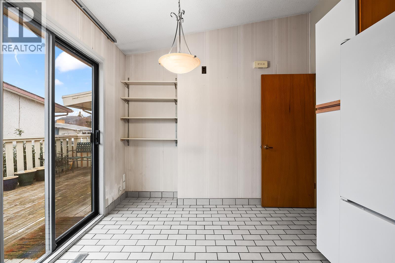 1424 Lombardy Square, Kelowna