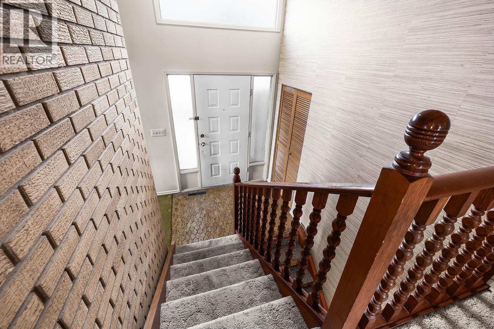 1424 Lombardy Square, Kelowna