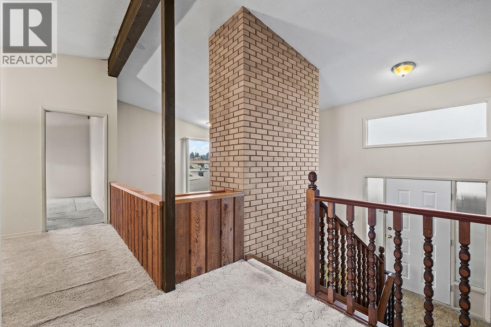 1424 Lombardy Square, Kelowna