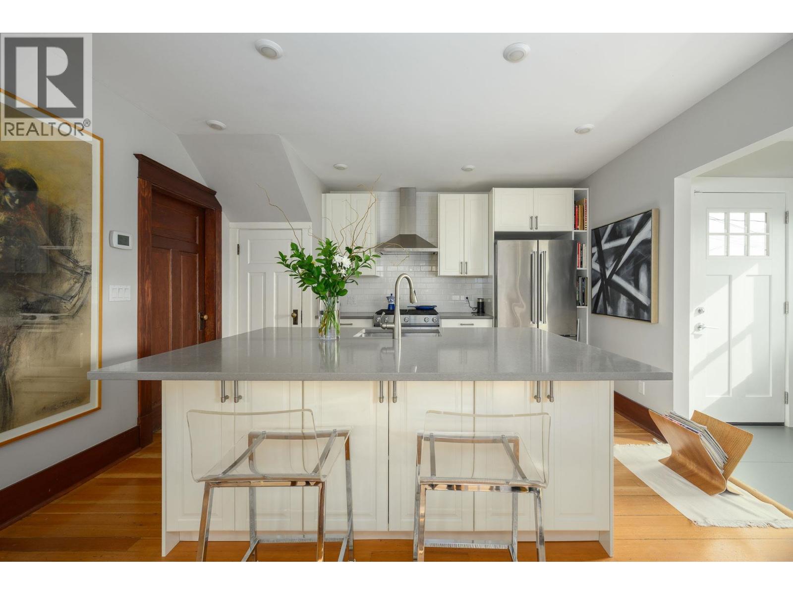 2834 E GEORGIA STREET, Vancouver