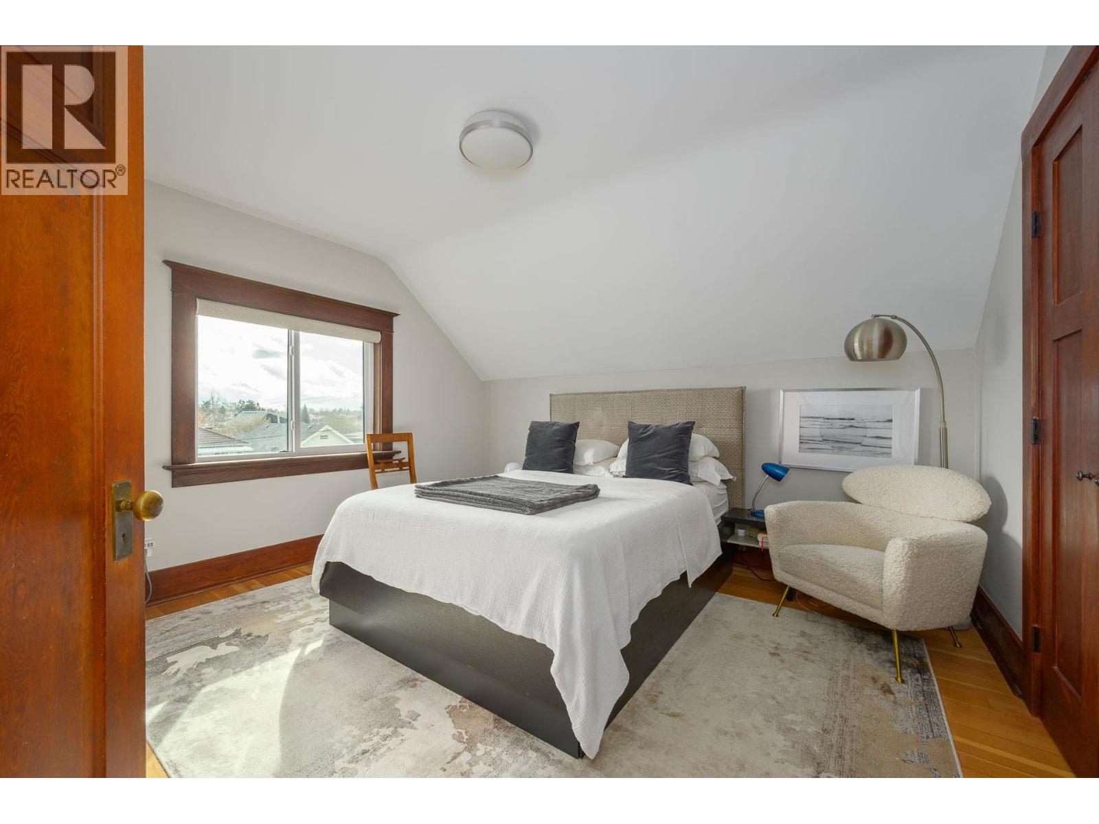 2834 E GEORGIA STREET, Vancouver