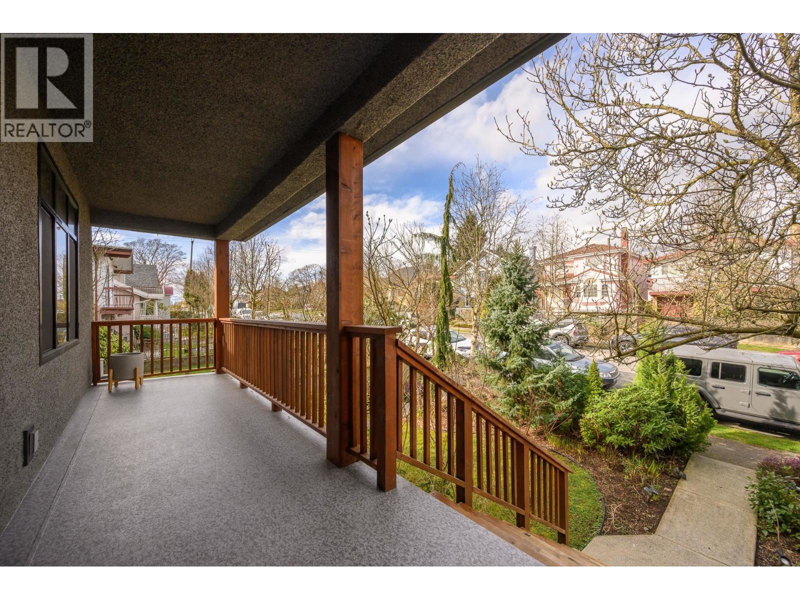 2834 E GEORGIA STREET, Vancouver