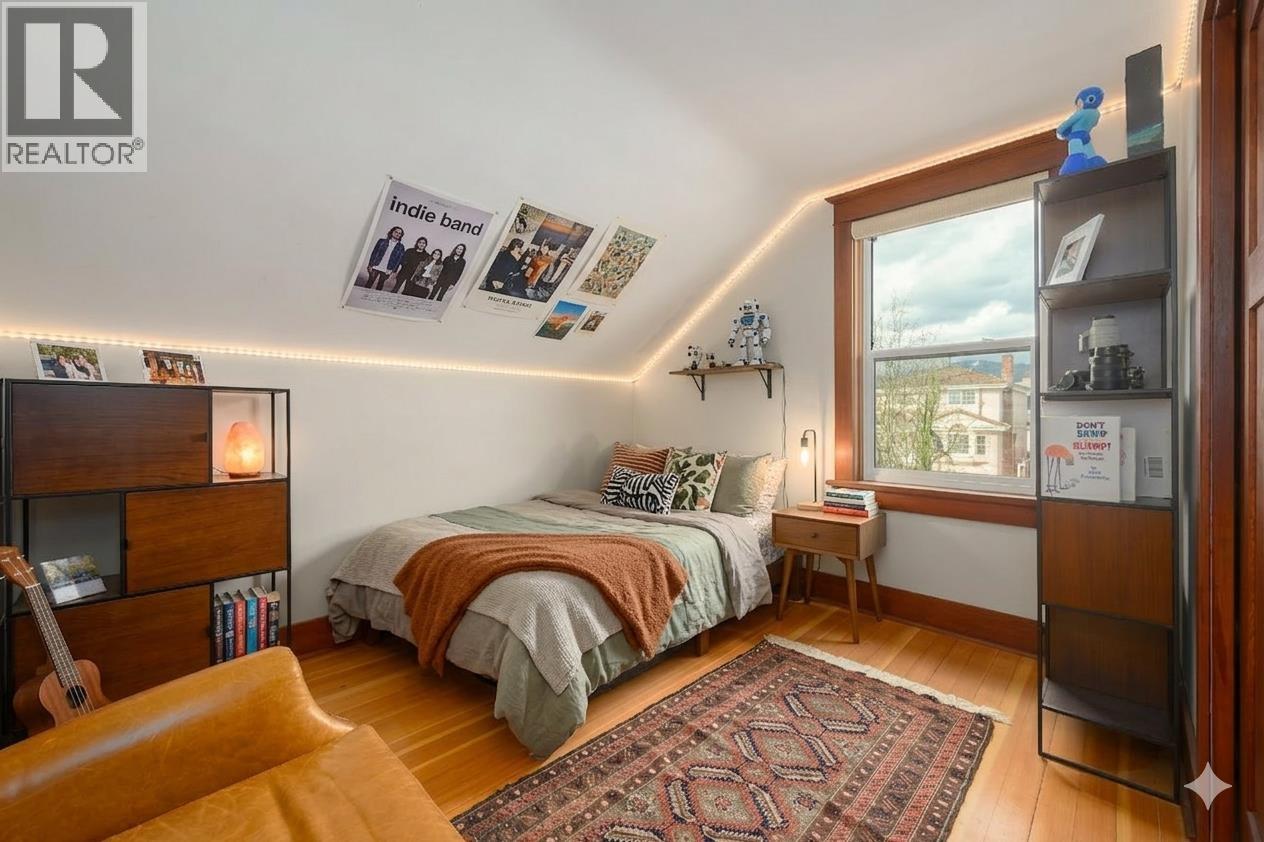 2834 E GEORGIA STREET, Vancouver