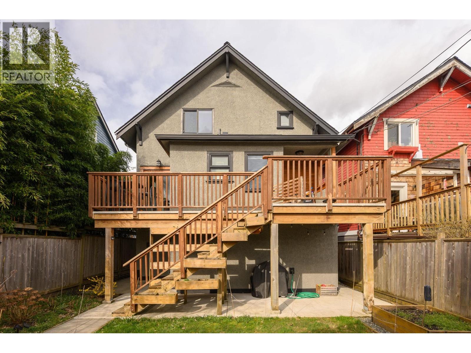 2834 E GEORGIA STREET, Vancouver