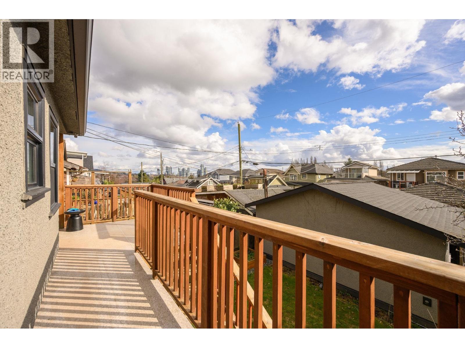 2834 E GEORGIA STREET, Vancouver