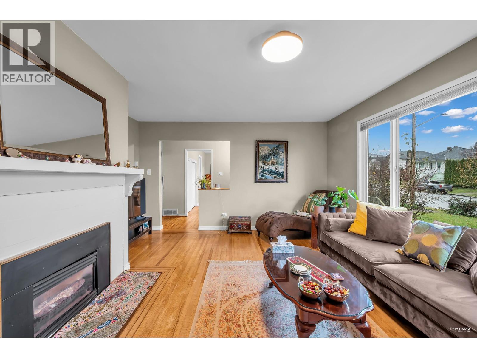 450 W 15TH STREET, North Vancouver