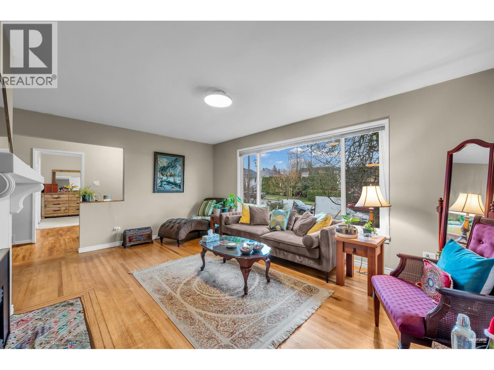 450 W 15TH STREET, North Vancouver