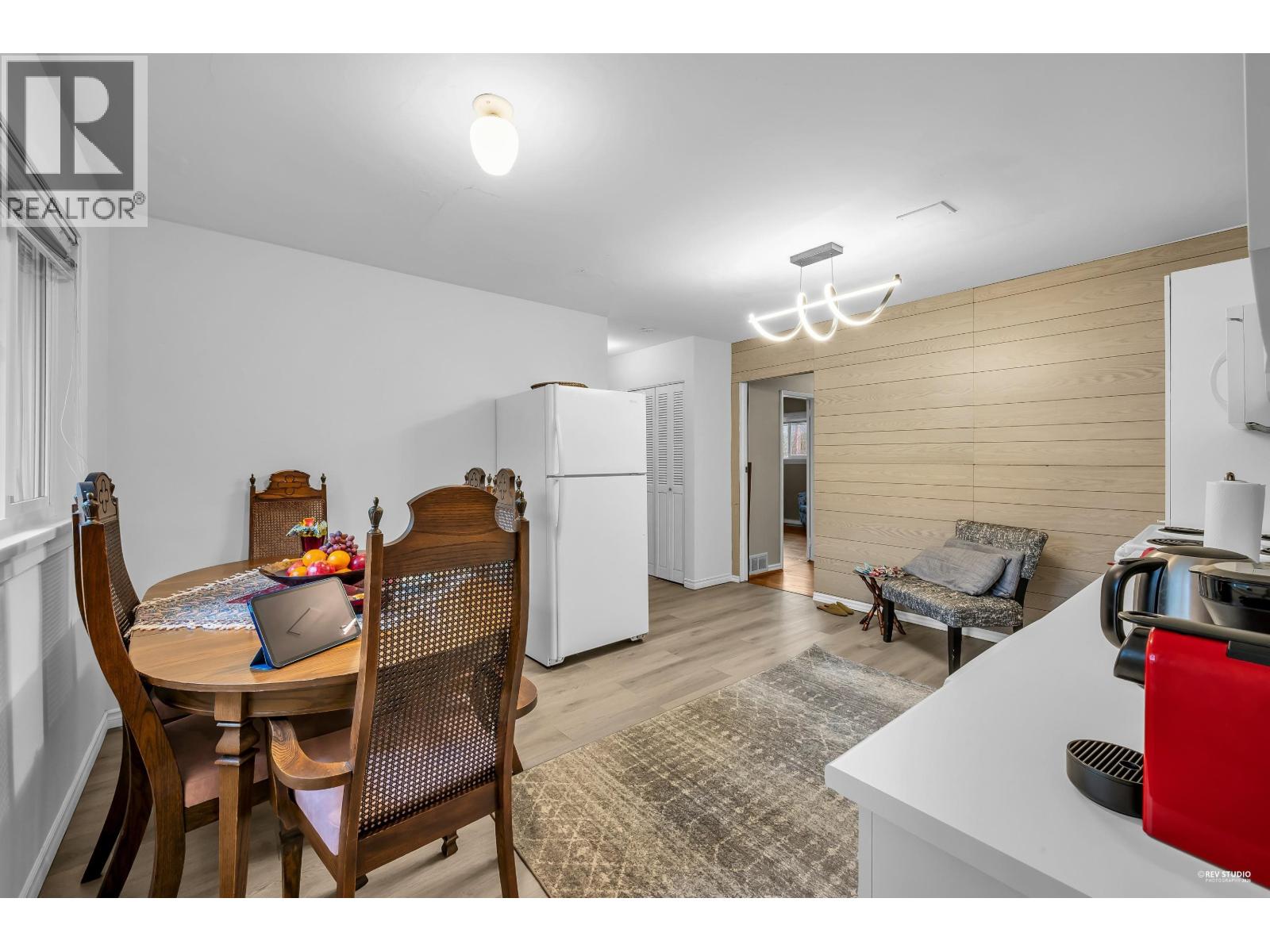 450 W 15TH STREET, North Vancouver