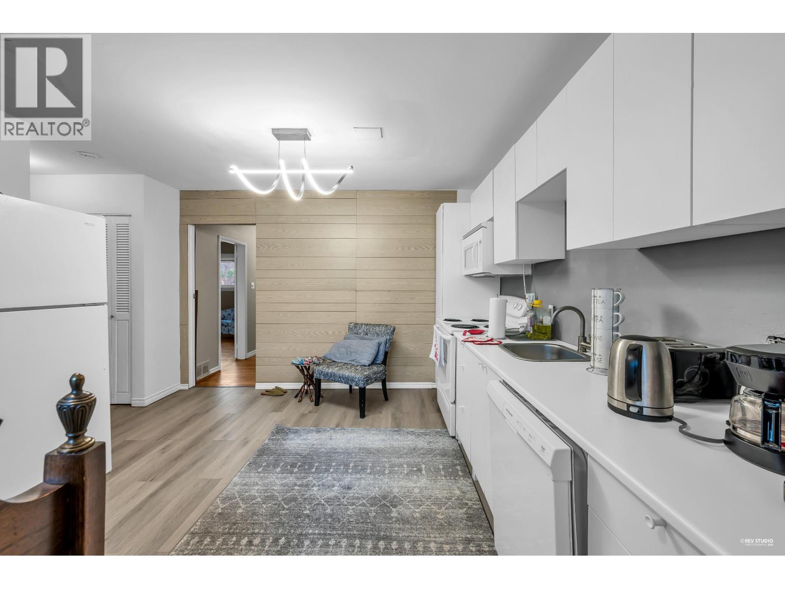 450 W 15TH STREET, North Vancouver